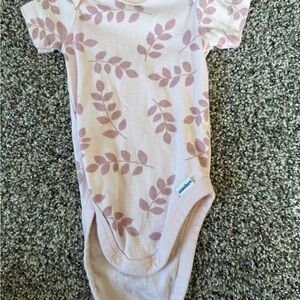 5/$10-Baby Girl Modern Moments Charming Pink Leaf Bodysuit Size 0-3 Month